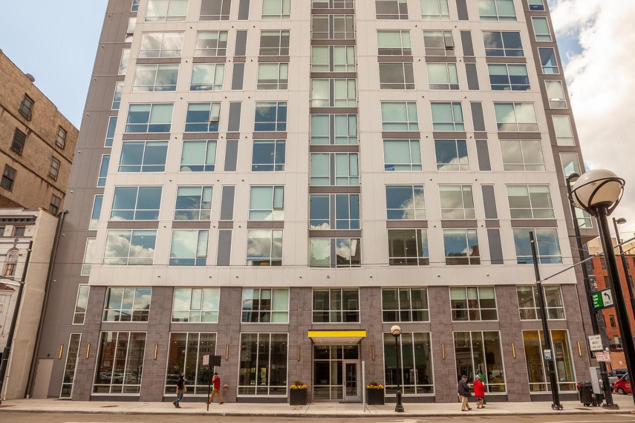 Frontdesk I The Blonde Apts Downtown Cincinnati Bagian luar foto