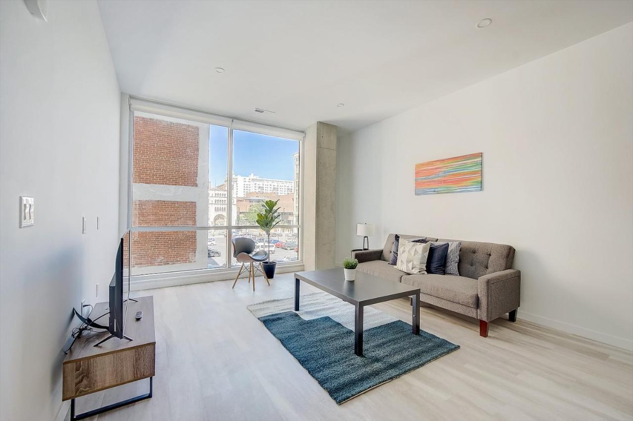 Frontdesk I The Blonde Apts Downtown Cincinnati Ruang foto